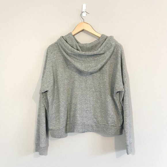 🌿 Levi's | Grey Classic Logo Cropped Hoodie - Picture 2 of 2